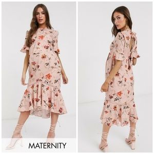 Hope & Ivy Maternity open back pink floral dress
